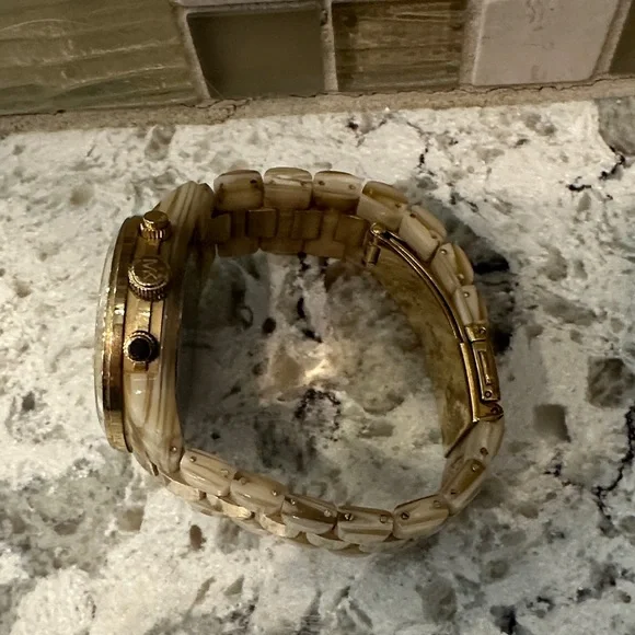 MICHAEL Michael Kors Gold Watch - Picture 2 of 3